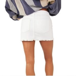 Free People Women's White Out of Ordinary Distressed Denim Mini Skirt Size 0